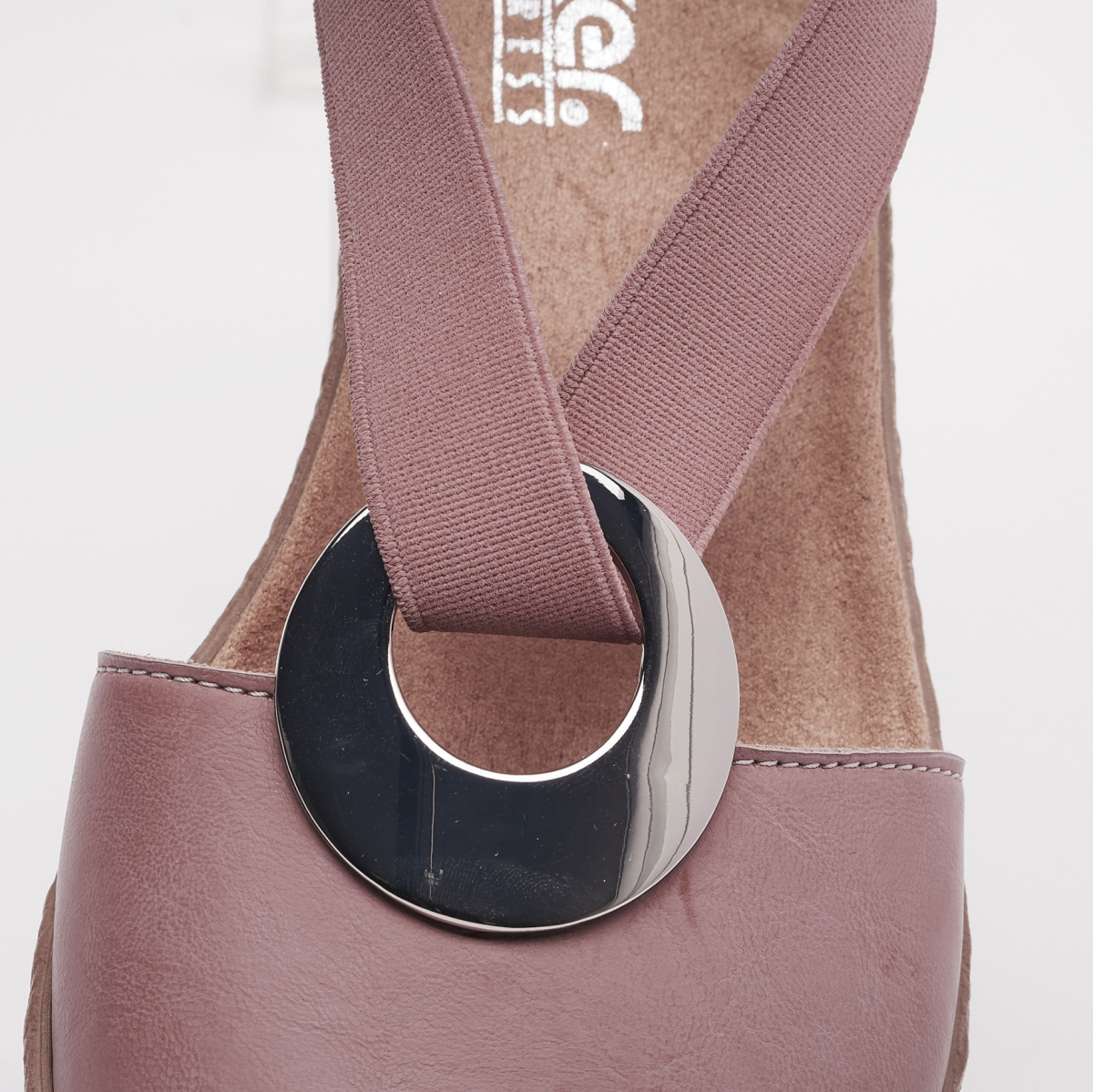detail Dámské sandály RIEKER RIE-10202101-S3 růžová